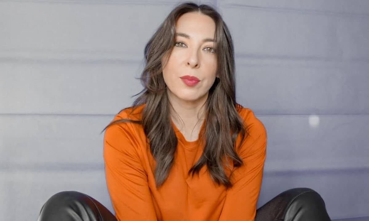 Αλίκη Κατσαβού: «Δεν έχω βοήθεια, μόνη μου τα βγάζω πέρα. Λυγίζω, πονάω αλλά ξανά σηκώνομαι»