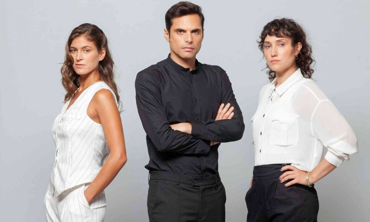 Σκοτεινή θάλασσα: Ο Χρήστος ομολογεί τον φόνο της Άννας