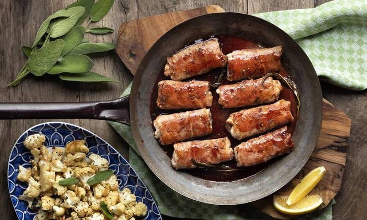 Saltimbocca alla romana με ψητό κουνουπίδι από τον Άκη Πετρετζίκη
