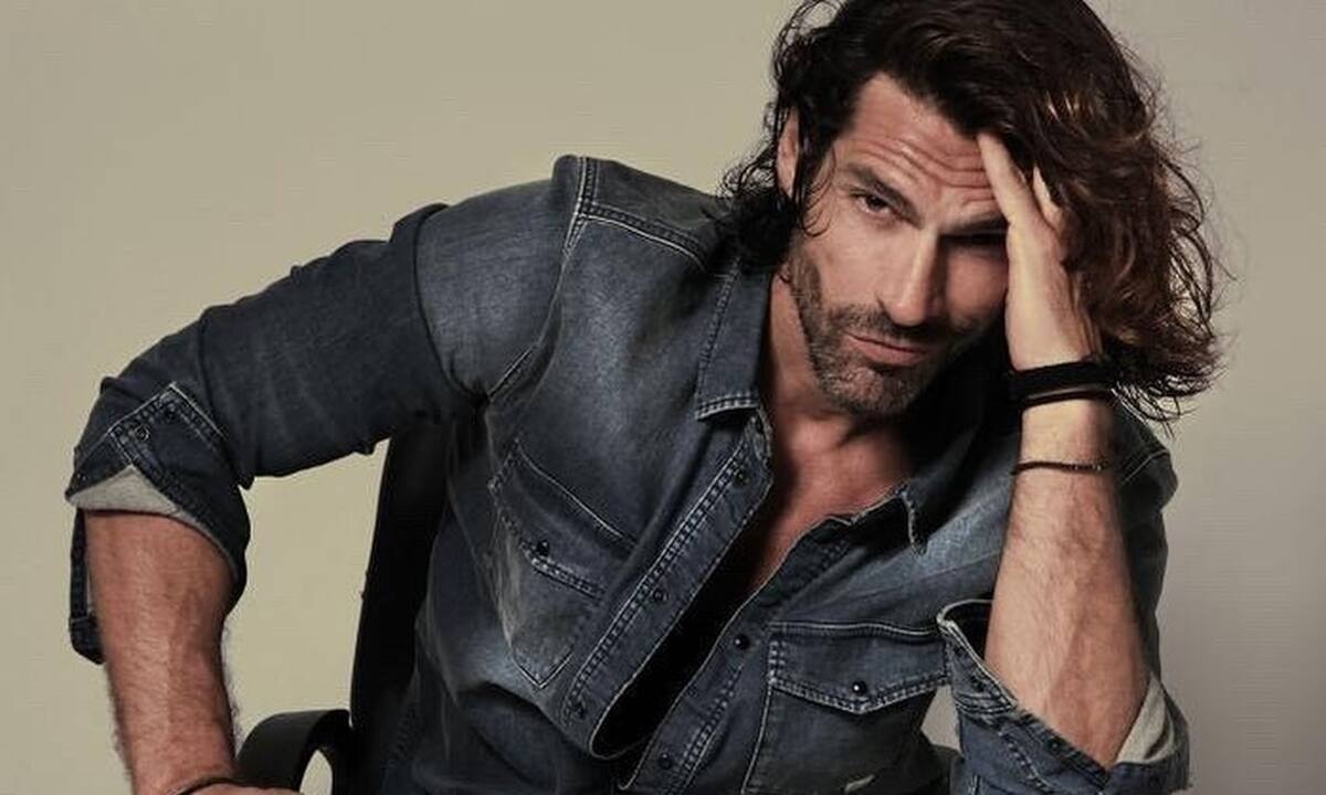 Γιάννης Σπαλιάρας: «Είμαι ένας άνθρωπος που δεν ερωτεύομαι εύκολα, ούτε δεσμεύομαι εύκολα»