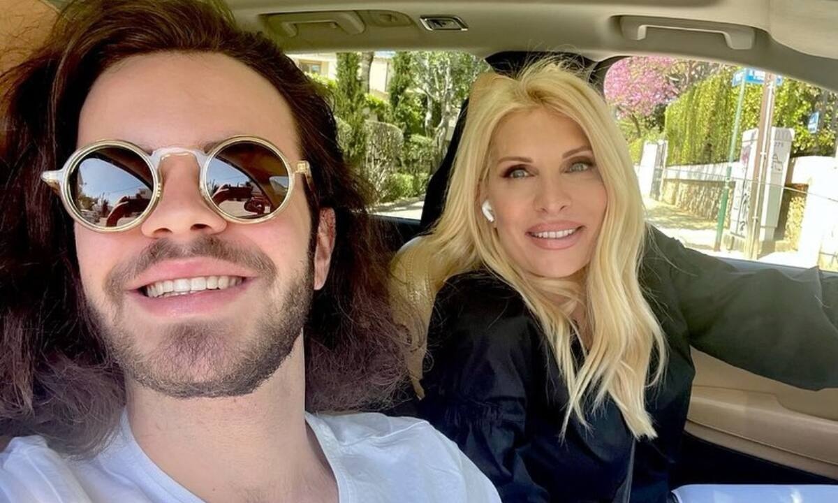 Ελένη Μενεγάκη: Δες πώς αποκαλεί τη σύντροφο του γιου της- Τα «ιδιαίτερα» χρόνια πολλά