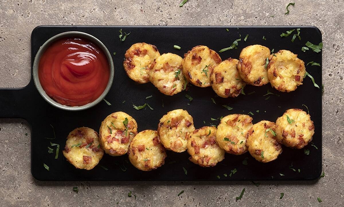 Hash browns με μπέικον από τον Άκη Πετερτζίκη