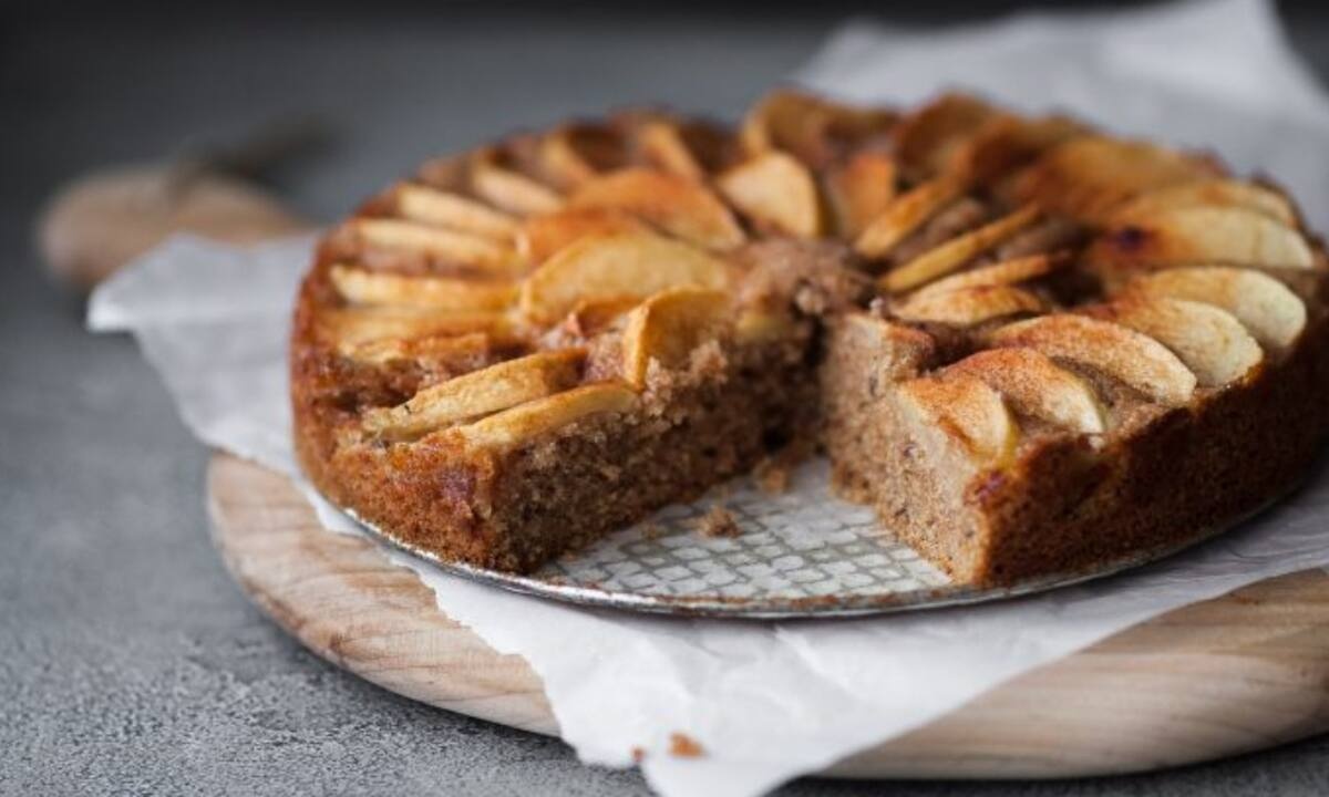 Νηστίσιμη λαχταριστή μηλόπιτα – Από τις πιο εύκολες που έχετε δοκιμάσει