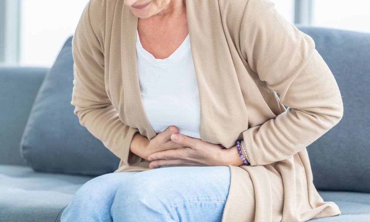 Πόνος στο στομάχι: Τρία σημεία που πρέπει να προσέξετε (video)