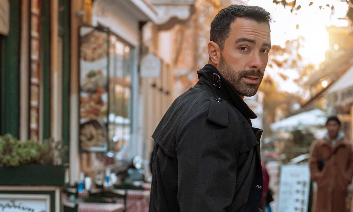 Απίστευτο κι όμως αληθινό: Ο Σάκης Τανιμανίδης βούτηξε στον πάγο για το... δέρμα του!