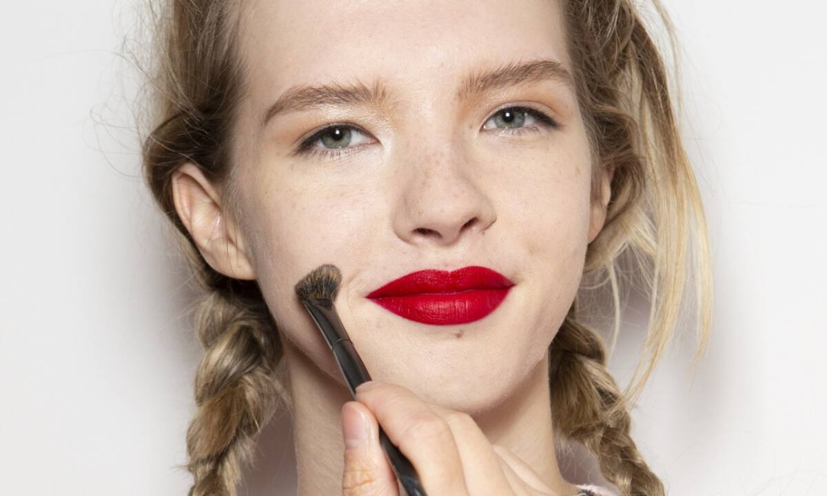 Οι σωστές αποχρώσεις στο μακιγιάζ για εσένα που είσαι ξανθιά