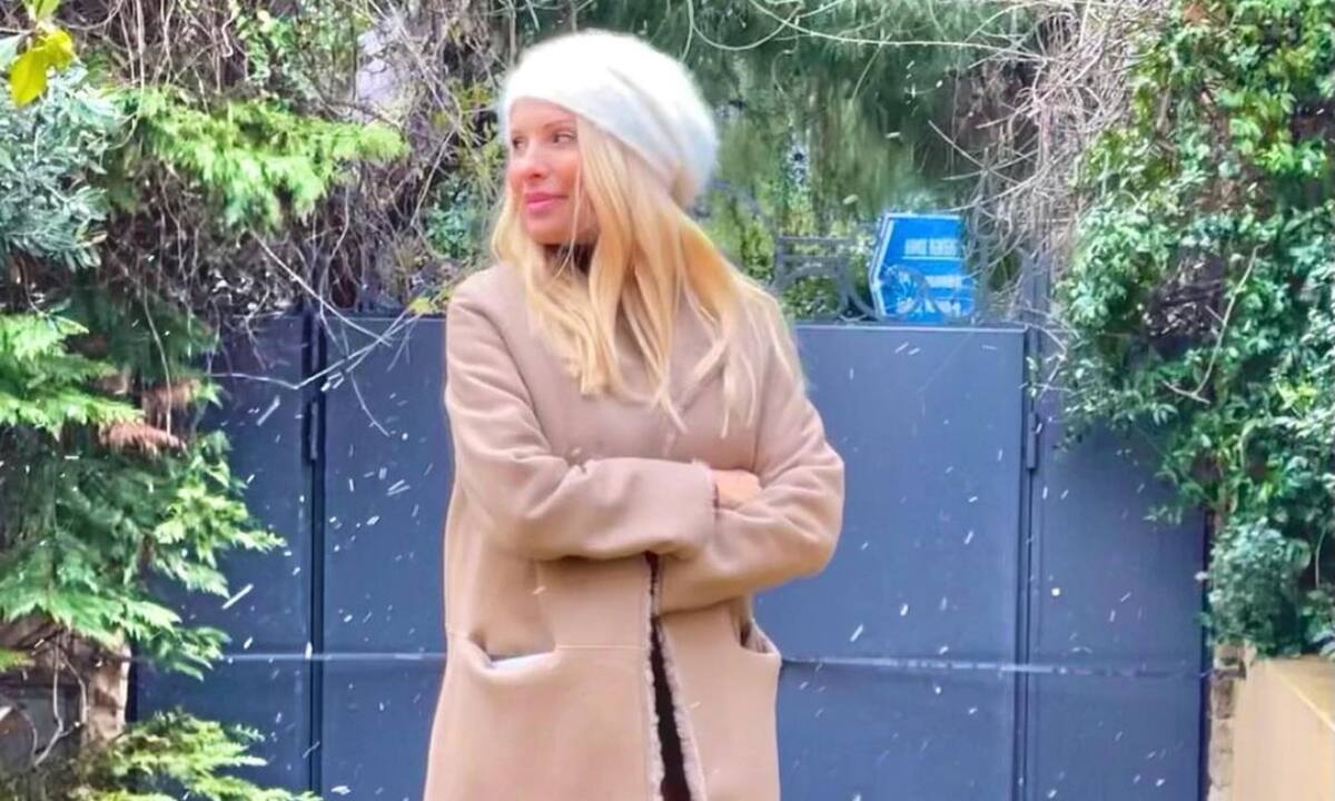 Η Ελένη Μενεγάκη ξύπνησε και μας έδειξε την εικόνα του κήπου της αυτή τη στιγμή (photo)