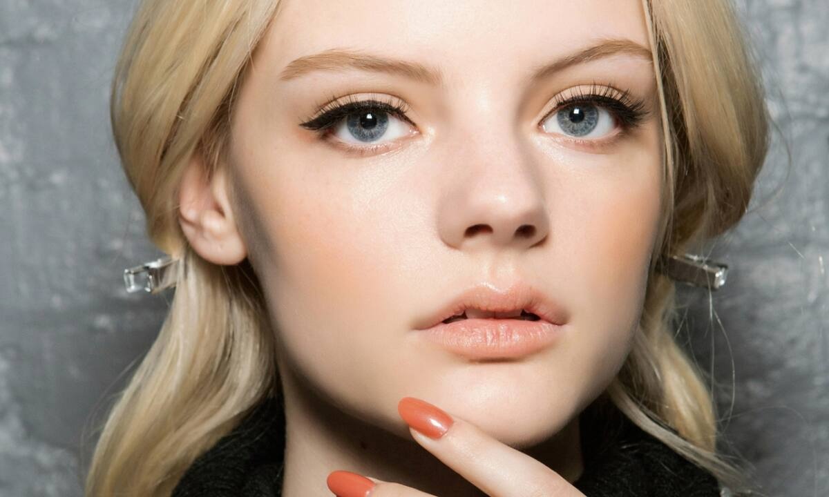 Το λάθος που κάνεις και τονίζεις τις ρυτίδες σου πιο πολύ