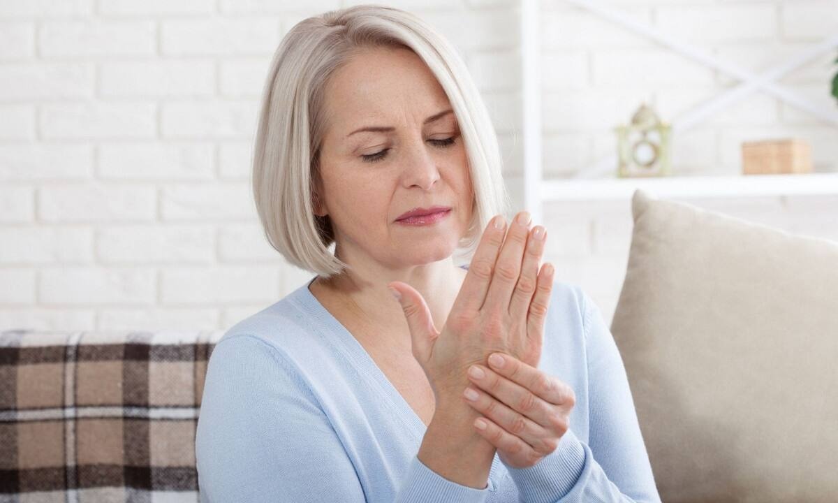 Οστεοπενία: Οι παράγοντες που αυξάνουν τον κίνδυνο (εικόνες)