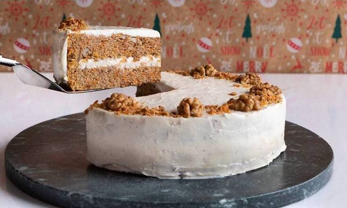 Κέικ καρότου χωρίς ζάχαρη από τον Άκη Πετρετζίκη