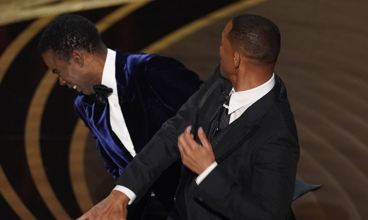 Νο1 trend στο Twitter o Will Smith για το χαστούκι στον Chris Rock στα Oscars: Επικά σχόλια