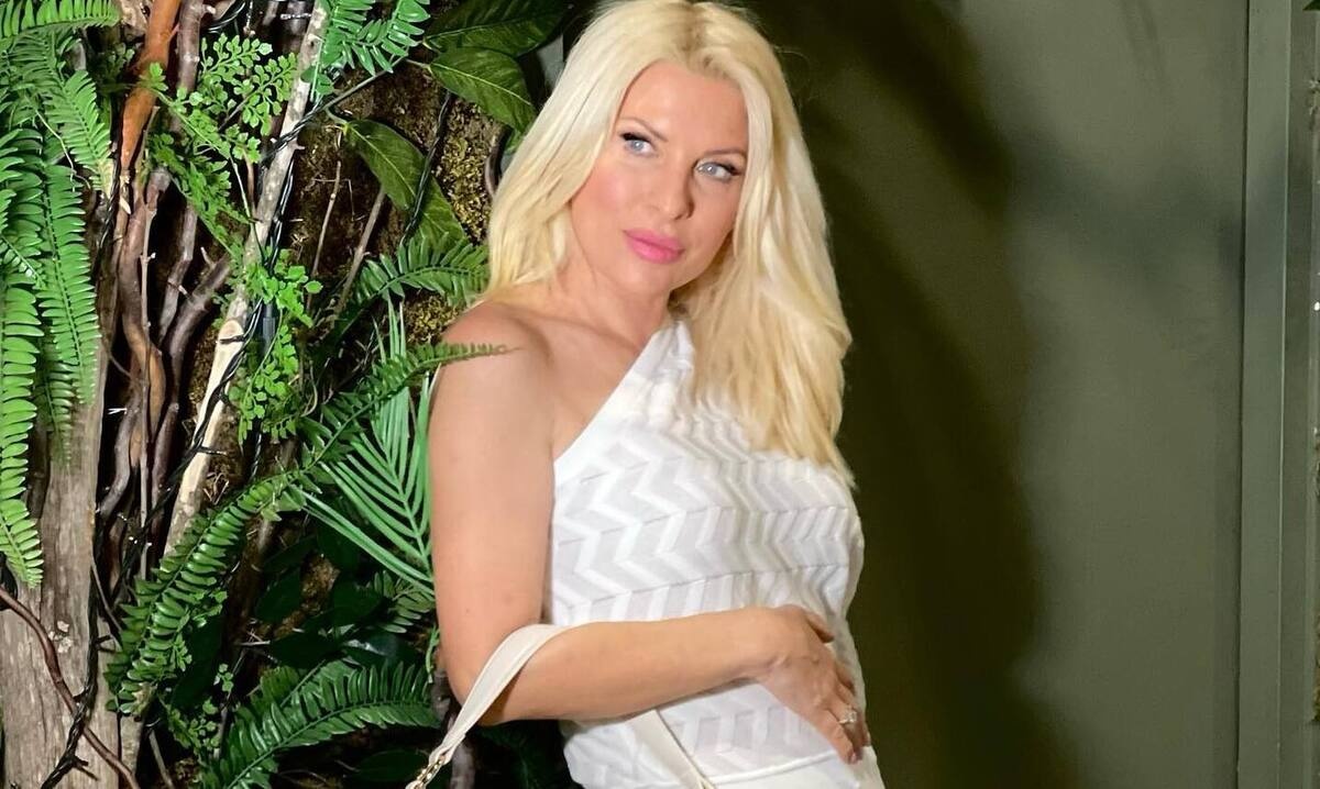 Ελένη Μενεγάκη: Το πρόβλημα υγείας που αντιμετωπίζει και η απίστευτη ατάκα για την ηλικία της