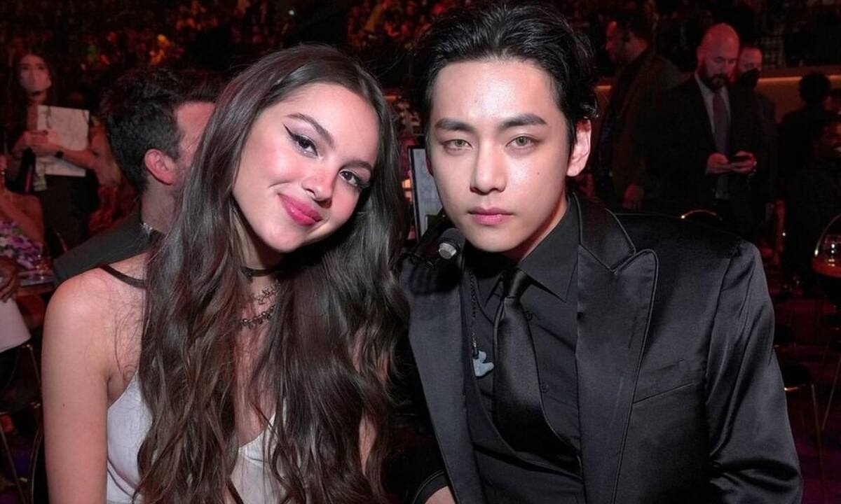 Ο V των BTS αποκάλυψε την αλήθεια για τη σχέση του με την Olivia Rodrigo