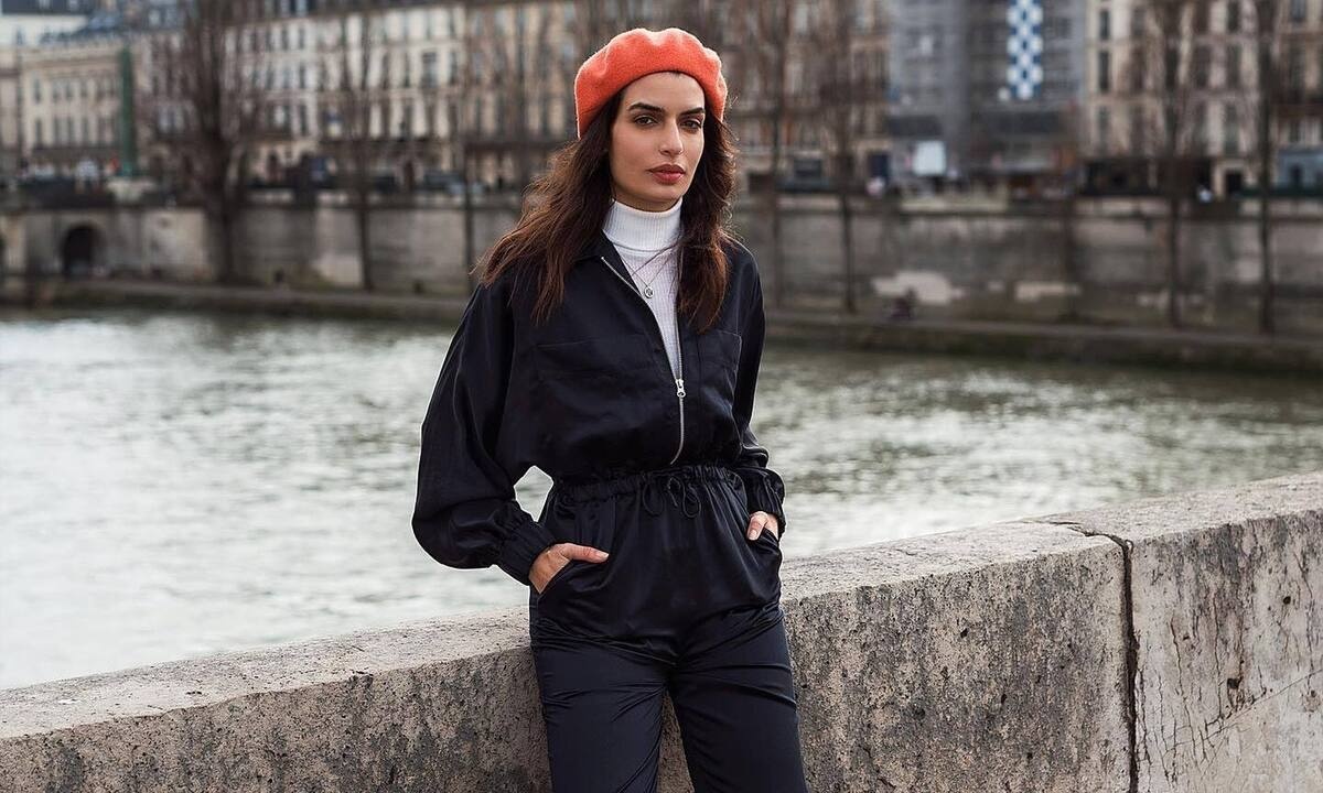 Τόνια Σωτηροπούλου: Το… σκανδιναβικό σαλόνι και ο τεράστιος καθρέφτης με τα φυτά