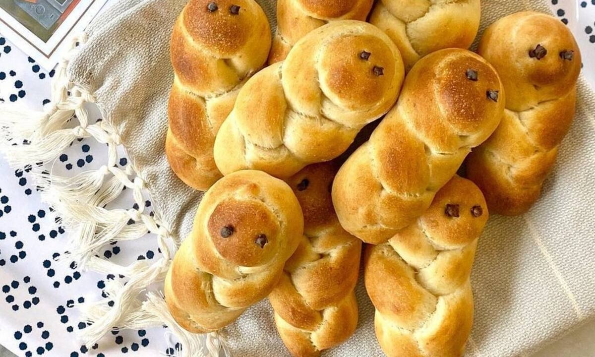 Λαζαράκια: Το έθιμο και δύο συνταγές για να διαλέξετε