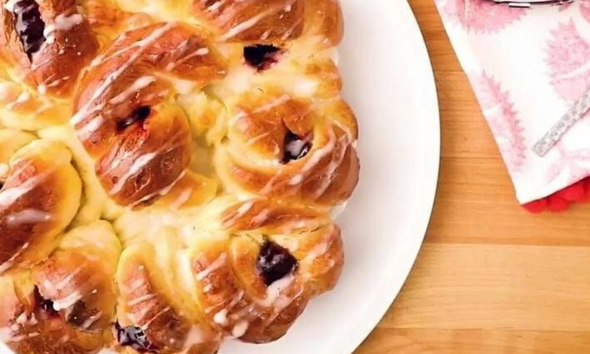 Φτιάξε το πασχαλινό τσουρέκι με ένα μυστικό υλικό