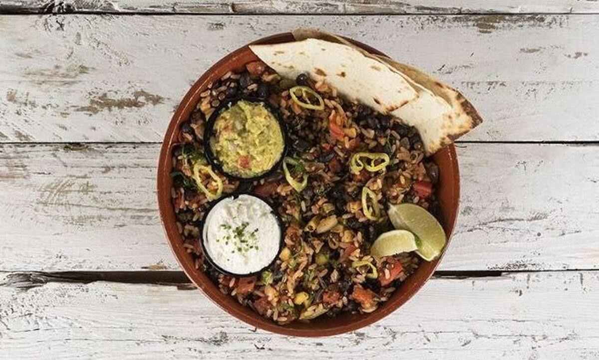 Μεξικάνικο με μαύρα φασόλια από τον Άκη Πετρετζίκη