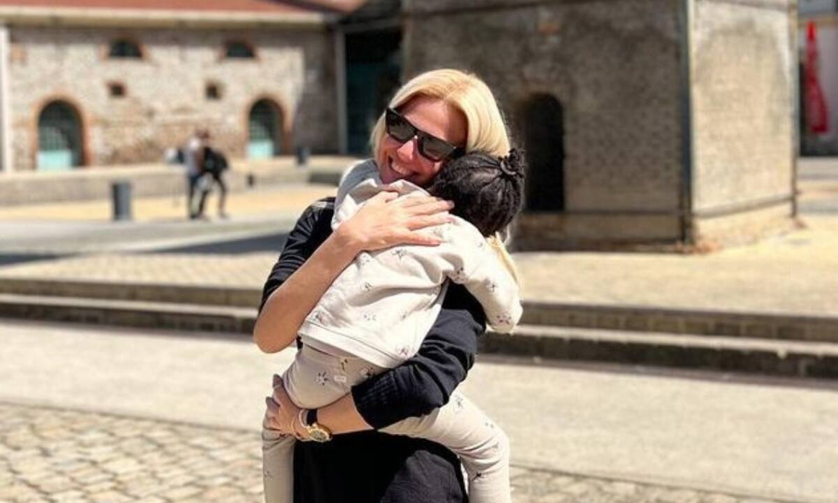 Χριστίνα Κοντοβά: Σε παιδικό πάρτι με την Άντα (εικόνες)