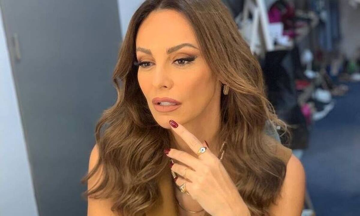 Έξω φρενών η Μπέττυ Μαγγίρα με τον Εμμανουήλ: «Είναι απαράδεκτο, υπάρχουν δύο οικογένειες έξω»