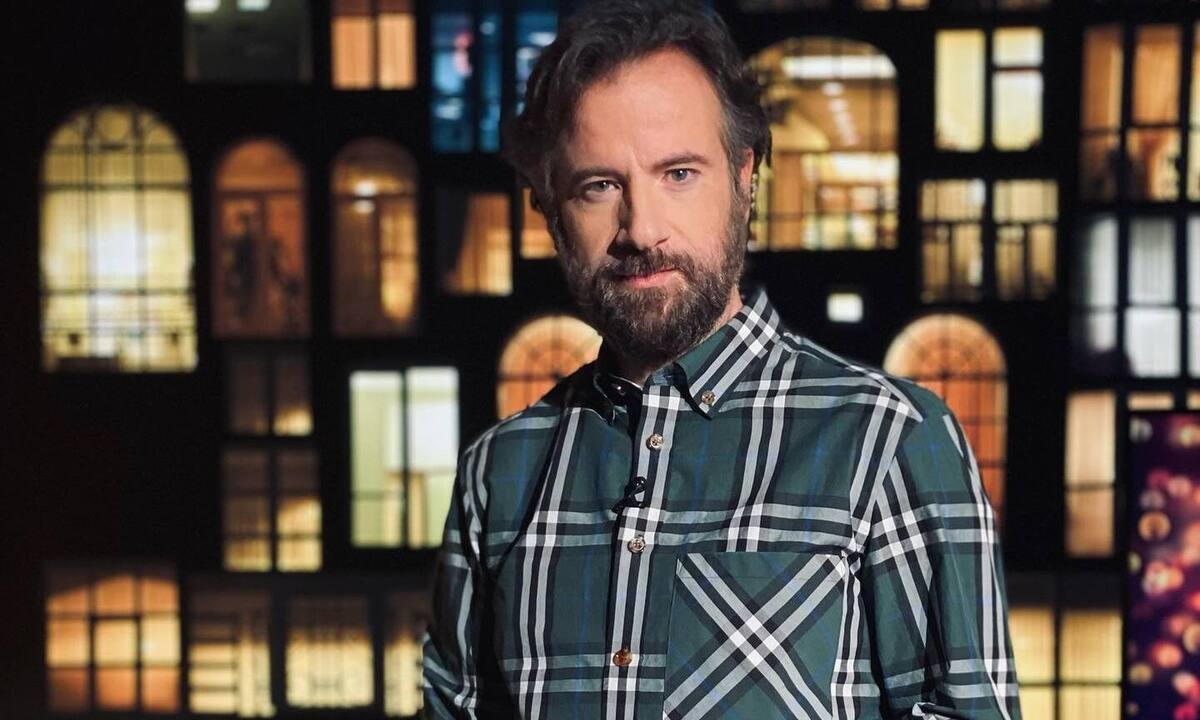 Οριστική αυλαία για την εκπομπή «Δυνατά» - Τι συζητά ο Μαραβέγιας με την ΕΡΤ1