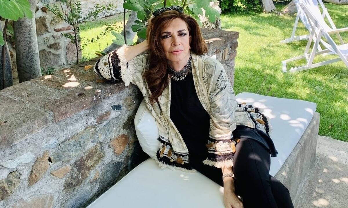 Μιμή Ντενίση: «Δεν έχω ξεπεράσει τον θάνατο της μητέρας μου... Ο θάνατος του Τρίτση με συγκλόνισε»