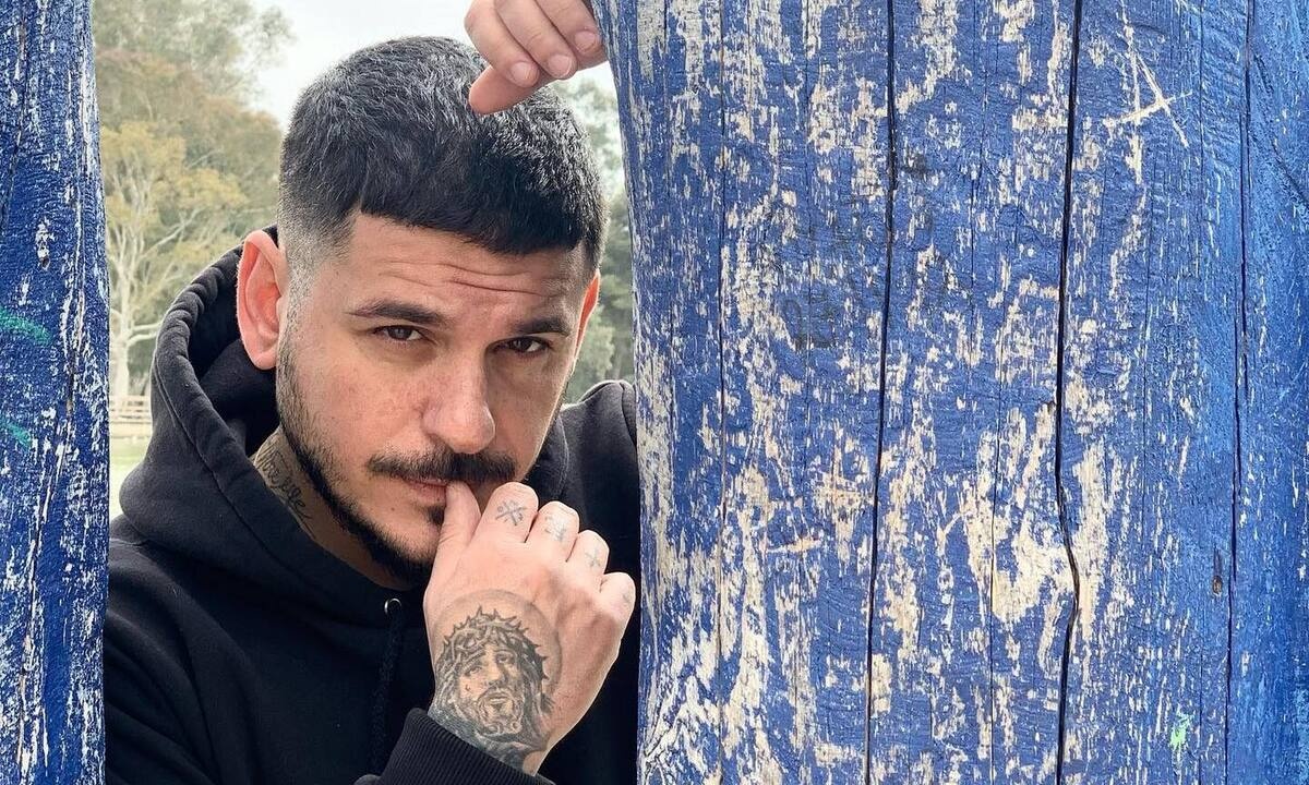 Stan: Η δημόσια ερωτική εξομολόγηση στη σύντροφό του και η σπάνια φωτογραφία