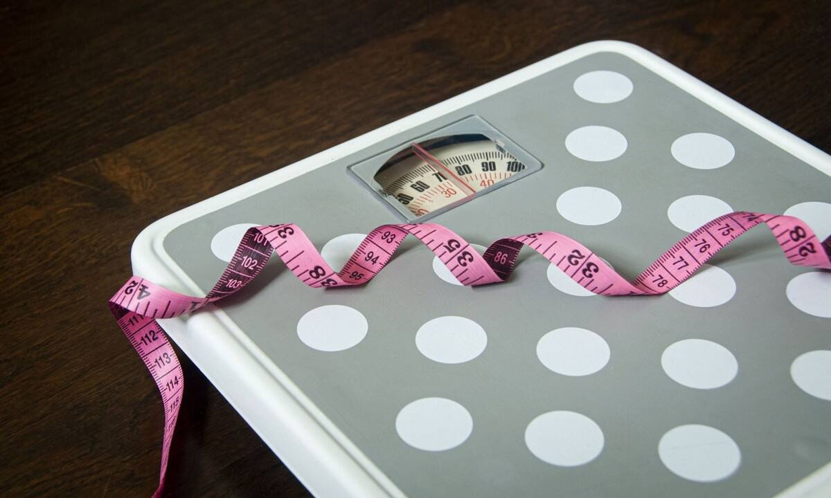 Πόσο φυσιολογικό είναι το βάρος σας; Βασικοί τρόποι αξιολόγησης (εικόνες)