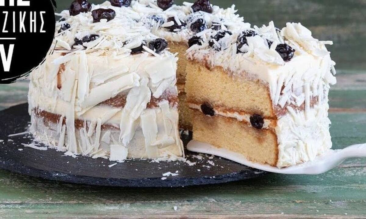 Λαχταριστή τούρτα white forest από τον Άκη Πετρετζίκη