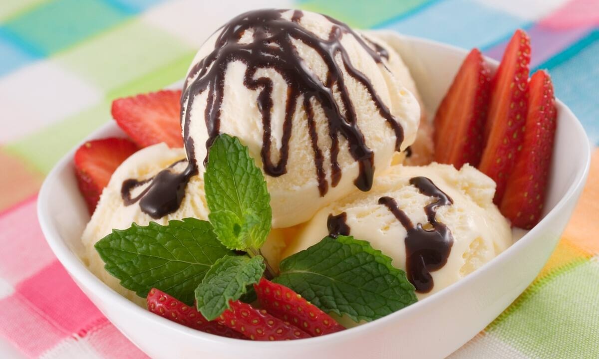 Σπιτικό παγωτό βανίλια χωρίς παγωτομηχανή – Το μυστικό να μην πιάνει κρυστάλλους