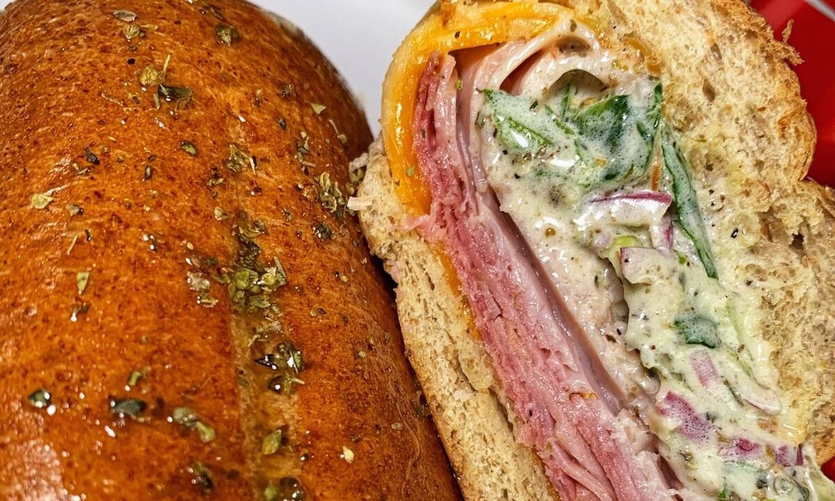 Grinder Sandwich: Πώς θα φτιάξεις το σνακ που έγινε viral στο TikTok