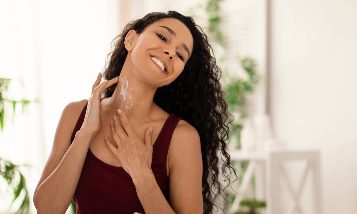 Ομορφιά για μαμάδες: Τρεις σπιτικές μάσκες για την περιποίηση του λαιμού