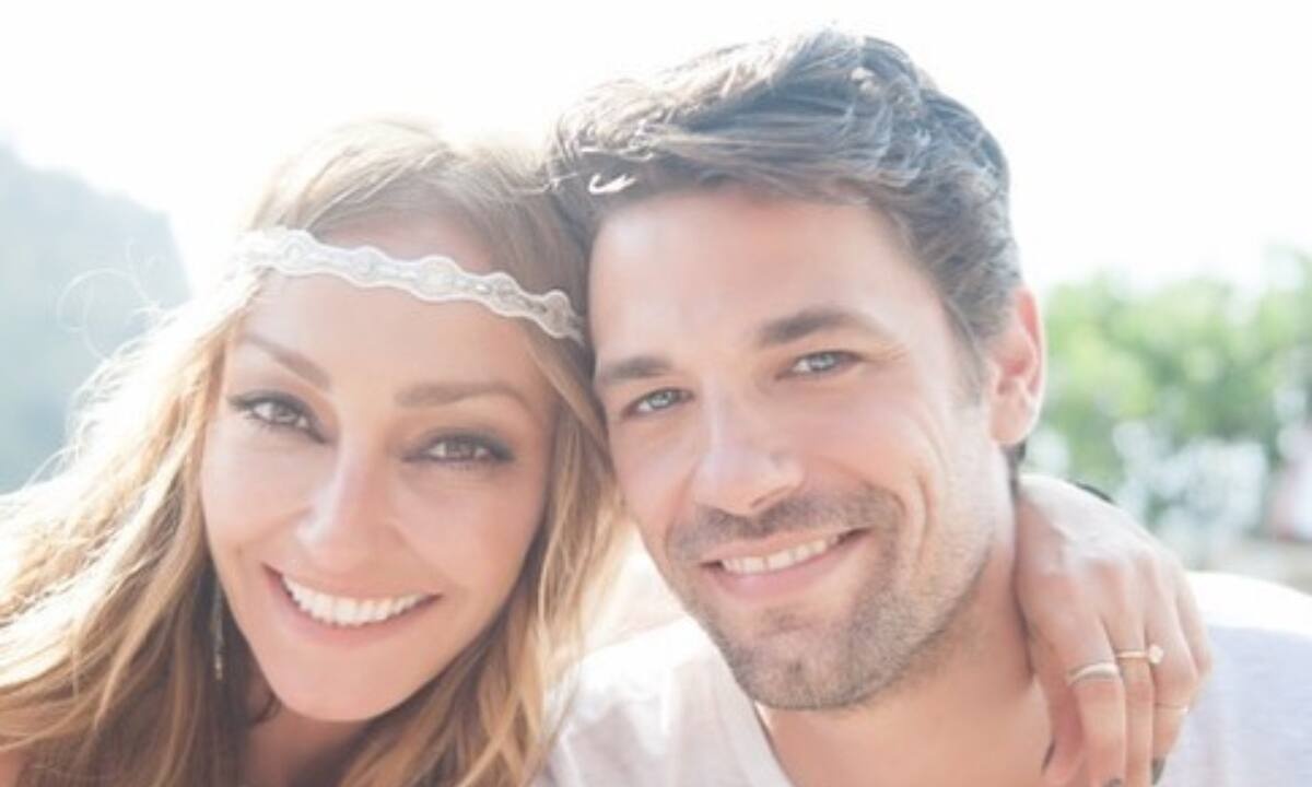 Η λεπτομέρεια στη selfie της Ρούλας Ρέβη που εντόπισε μόνο η Υβόννη Μπόσνιακ