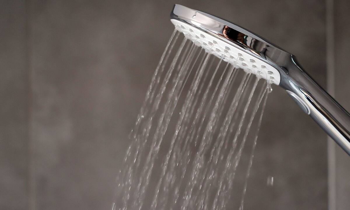 Τι συμβαίνει στο σώμα μας όταν κάνουμε κρύο ντους (video)
