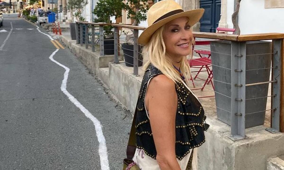 Η Άννα Βίσση πήγε βόλτα με τα εγγόνια της και οι φωτογραφίες είναι απίθανες