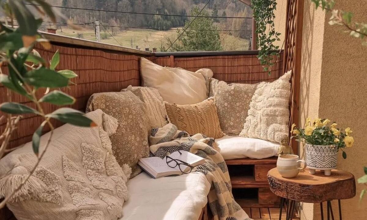 Εννέα tips για τη διακόσμηση του μικρού σας μπαλκονιού (vid)