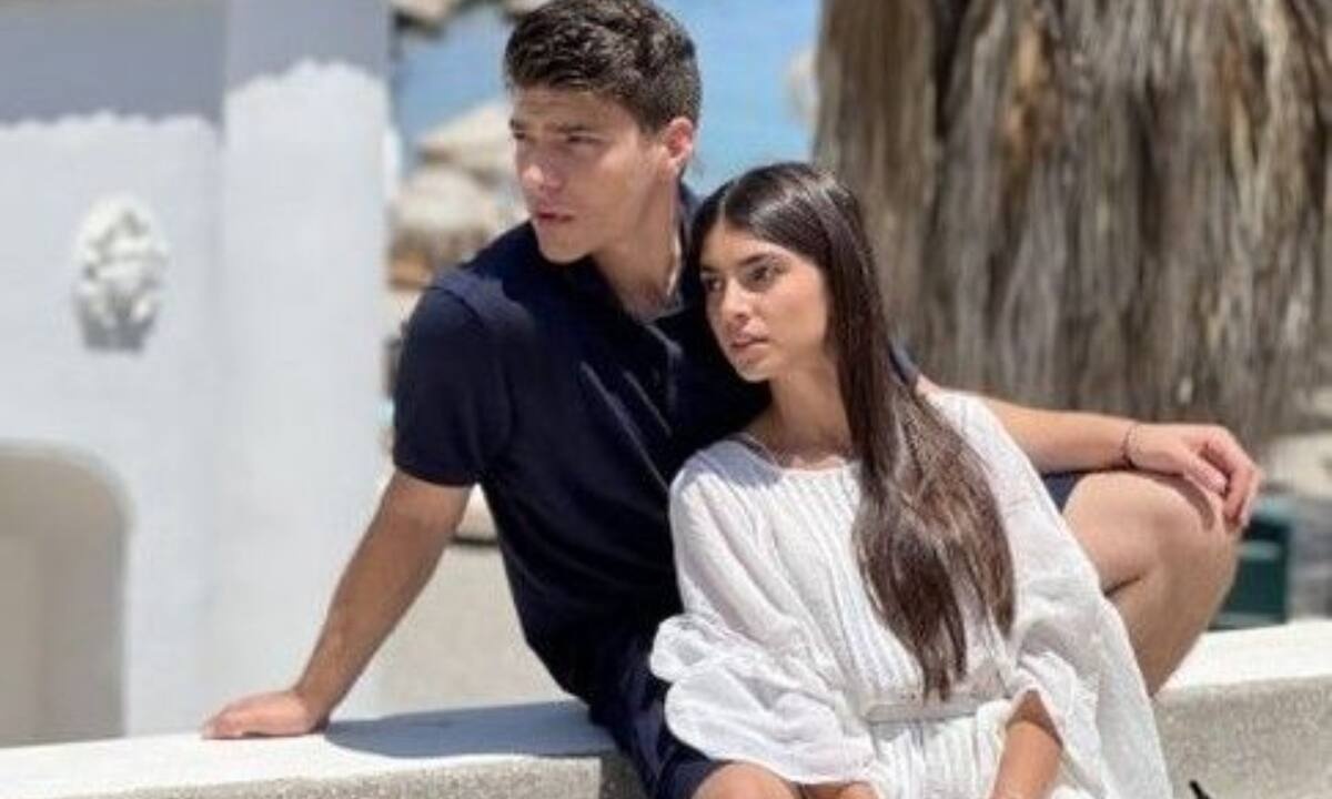 Η Γη της Ελιάς Τα φιλιά του Φίλιππου στην Βασιλική ξετρέλαναν το Twitter