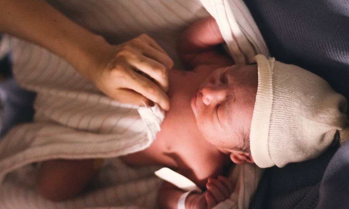 Γυναίκα γέννησε σε σούπερ μάρκετ με τη βοήθεια των υπαλλήλων