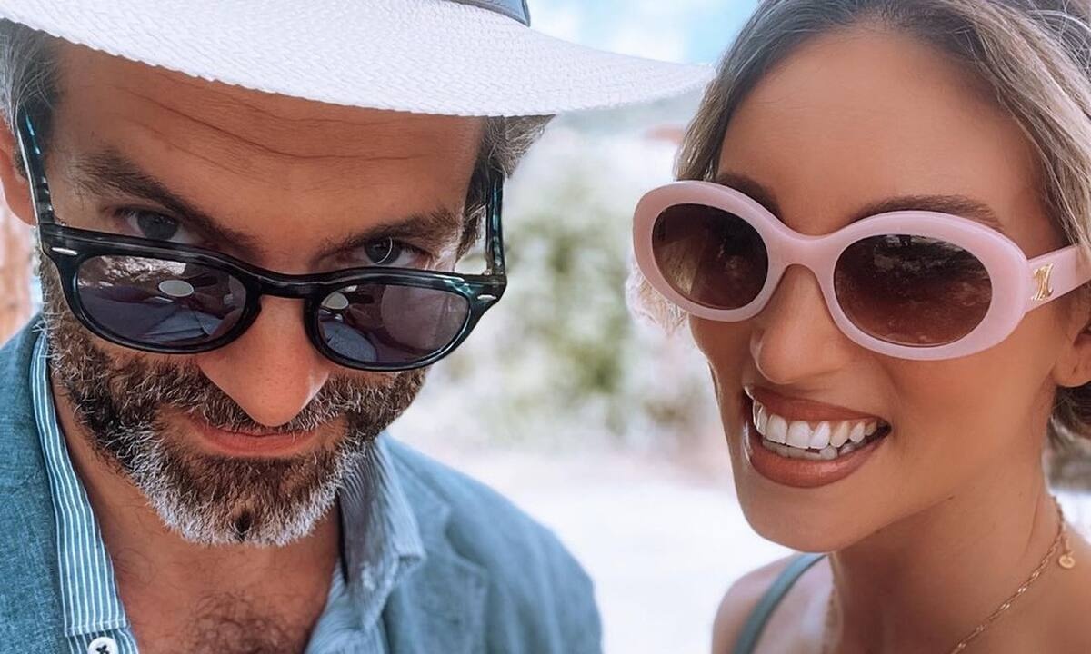 Αθηνά Οικονομάκου- Φίλιππος Μιχόπουλος: Οι πρώτες εικόνες από το ρομαντικό τους ταξίδι στο Παρίσι!