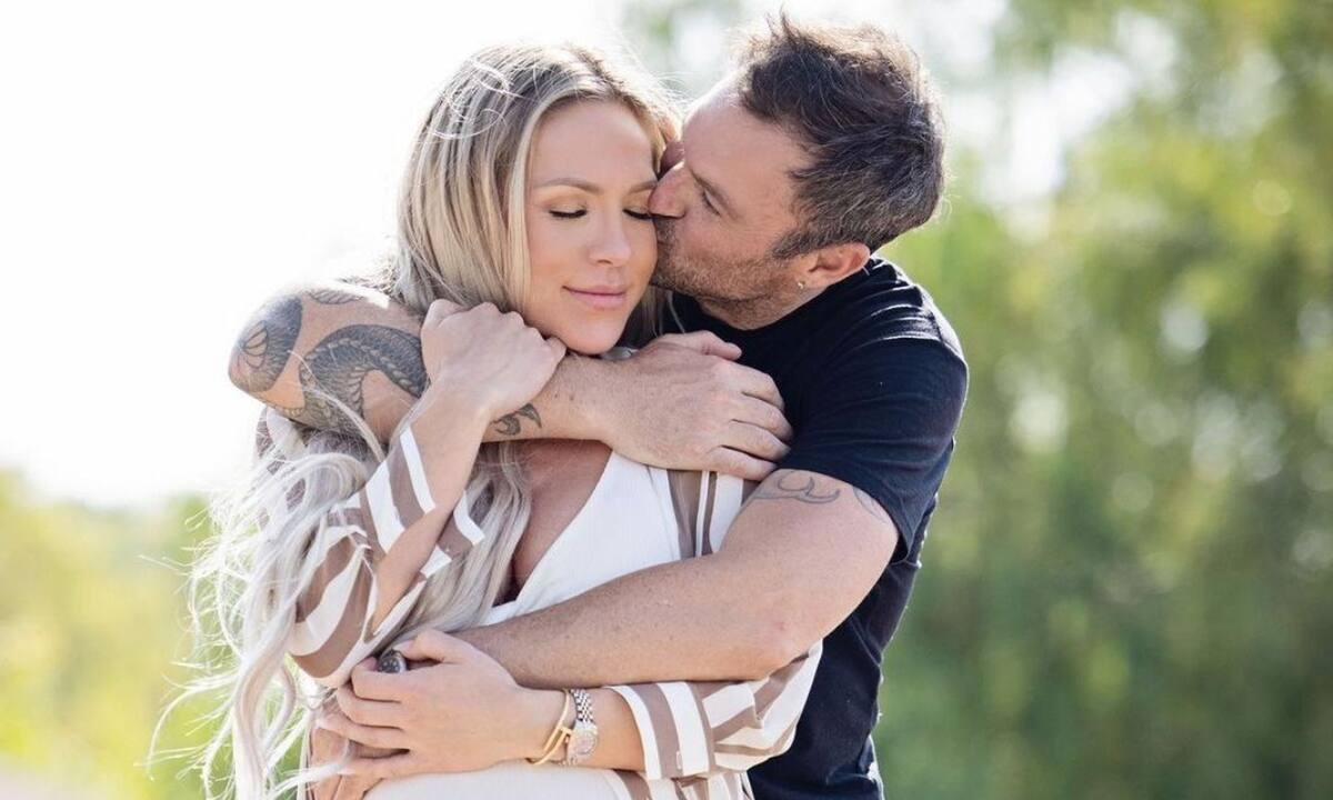 Μπαμπάς για 5η φορά ο κούκλος ηθοποιός - Η ανάρτηση που έκανε το Insta να «λιώσει»