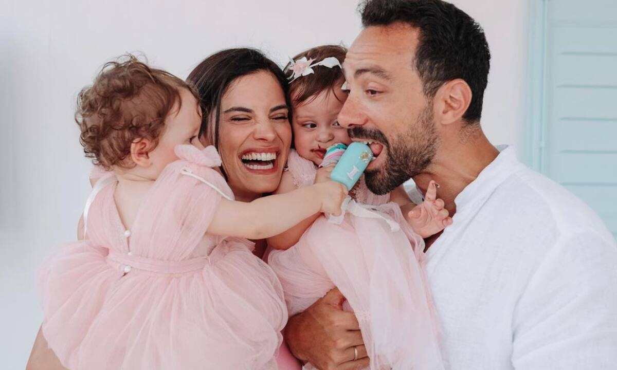 Χριστίνα Μπόμπα: Ακολουθεί τη μέθοδο BLW για να μάθουν να τρώνε οι δίδυμες - Τα αρνητικά σχόλια