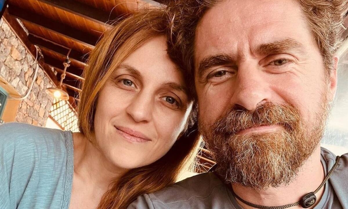 Δημήτρης Λάλος: Ο Μαθιός ξεκίνησε διακοπές με τη σύζυγό του και η κόρη τους έκλεψε την παράσταση