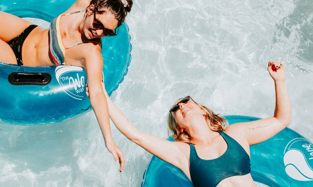 Πώς να διατηρήσεις τη φιλία με την κολλητή σου στο πέρασμα του χρόνου