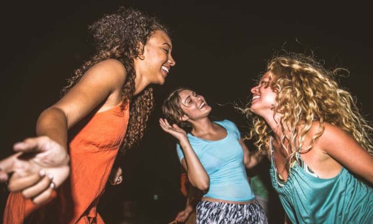 Σήμερα 06/08: Όσο νυχτώνει το κέφι μεγαλώνει