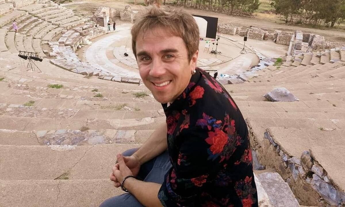 Θανάσης Τσαλταμπάσης: «Θεωρώ το θέατρο αναπόσπαστο κομμάτι του εαυτού μου»