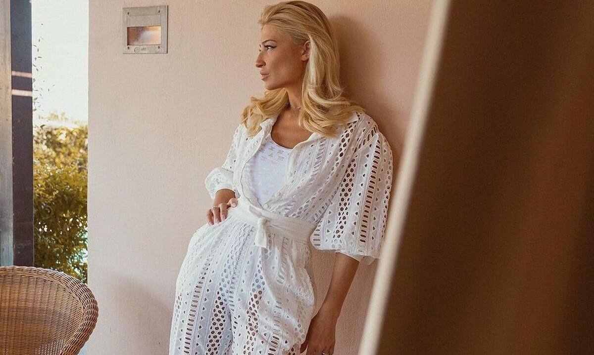 Σκορδά:Φόρεσε το μαγιό που θέλεις κι εσύ… χθες! Stylish, σέξι & στο χρώμα που δεν περιμένεις να δεις