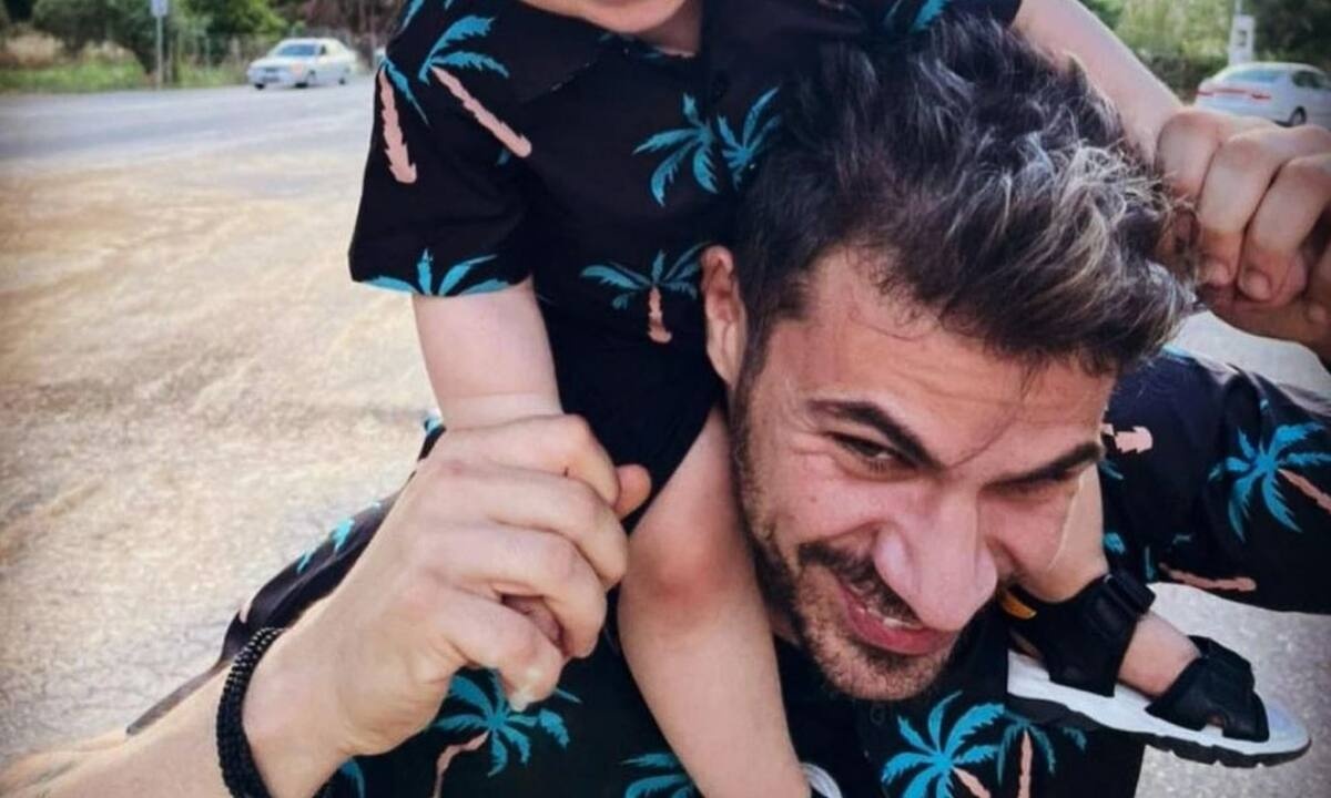 Άκης Πετρετζίκης: Νέα στιγμιότυπα από έξοδο με τον γιο του