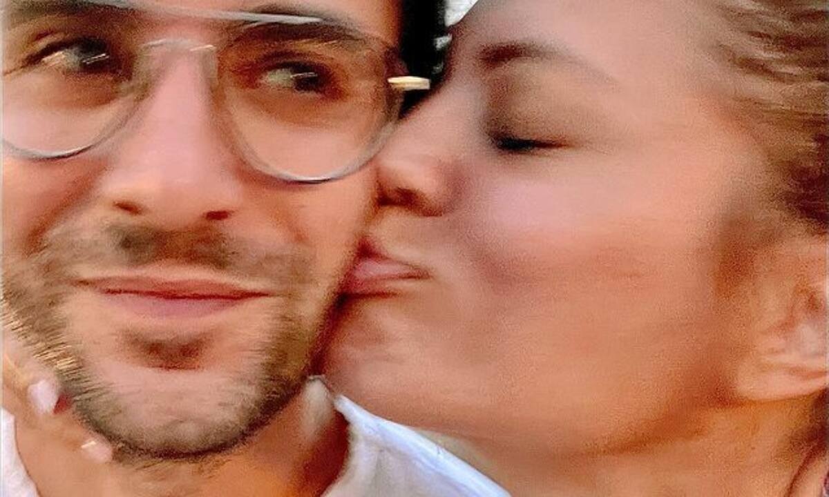 Ίαν Στρατής-Μαίρη Συνατσάκη: Πλάνα από το υπέροχο σπίτι του αντισυμβατικού ζευγαριού