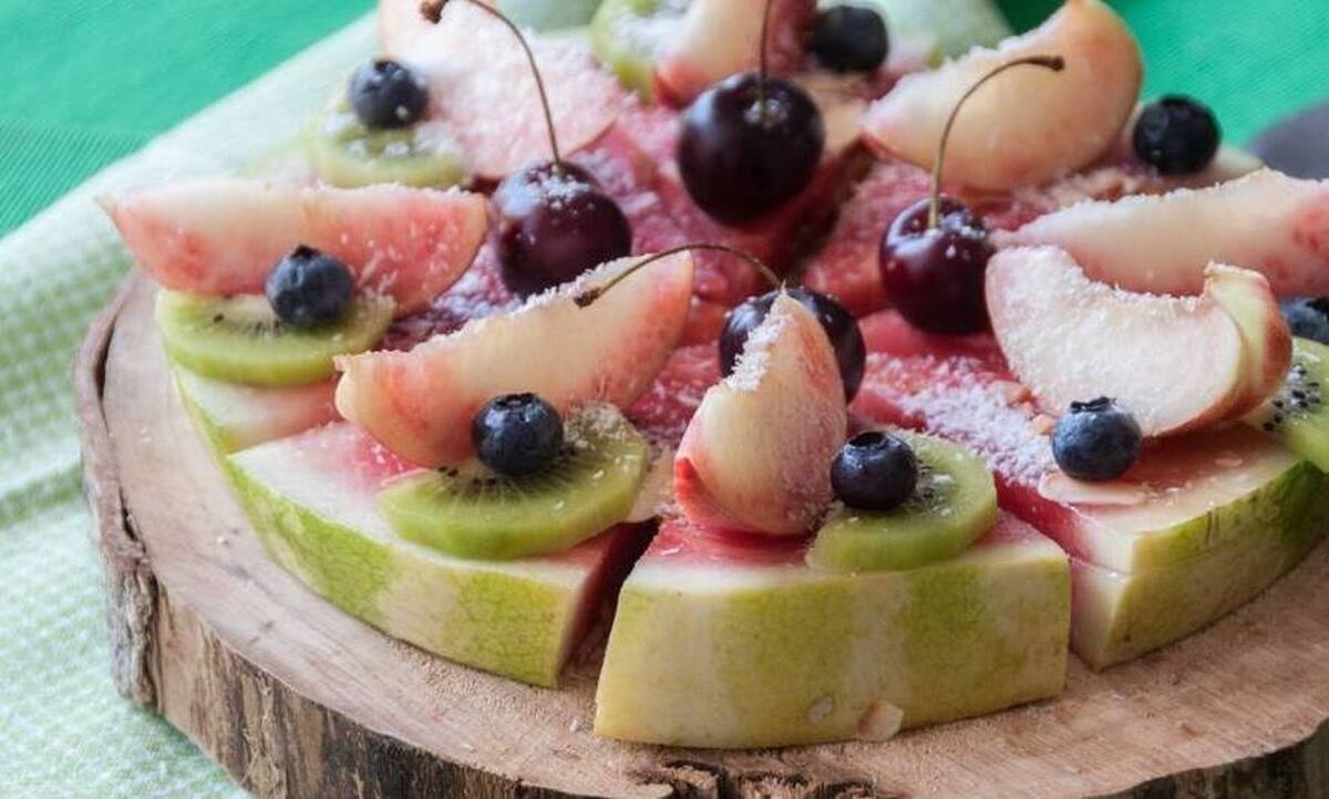 Γλυκιά πίτσα καρπούζι από τον Άκη Πετρετζίκη