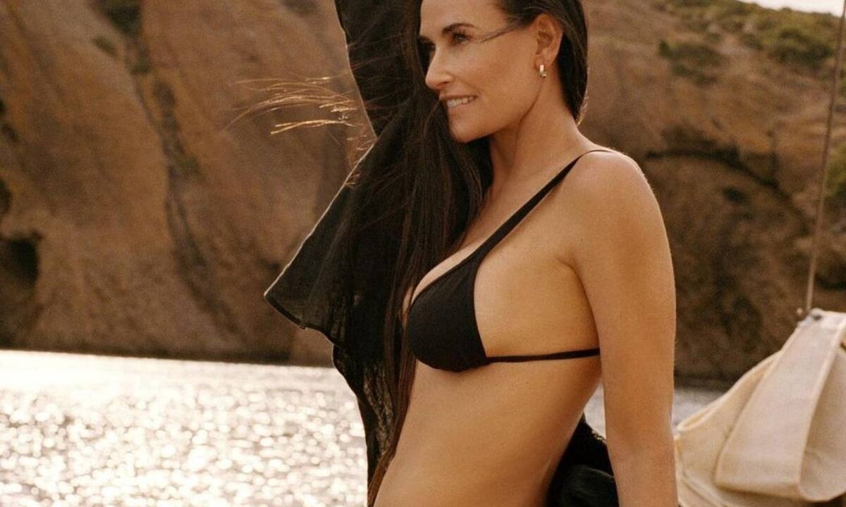 Λίγο πριν γίνει 60, η Demi Moore είναι πιο hot από ποτέ