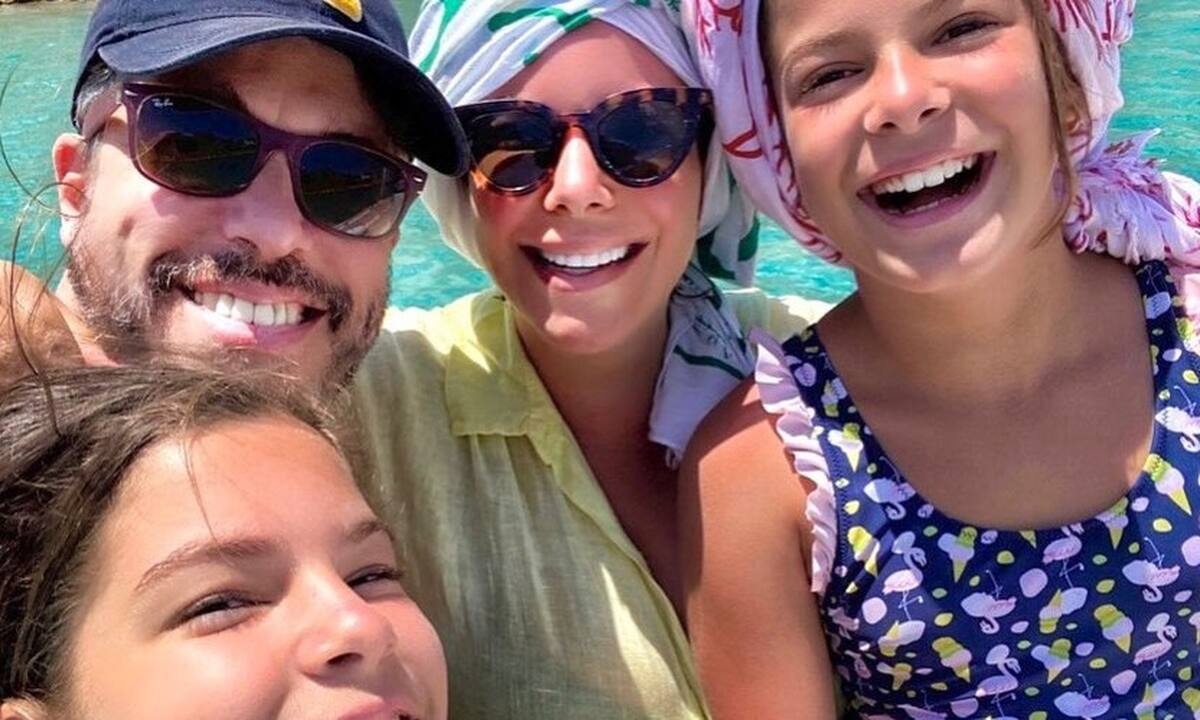 Αντελίνα Βαρθακούρη: Μαγεμένη από τις ομορφιές της Κρήτης–Απίθανες φωτογραφίες από τις διακοπές της